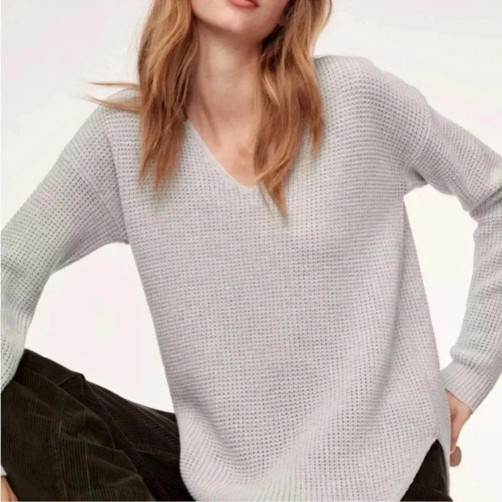 Aritzia Wilfred Free Wolter Wool Grey V-Neck Long Sleeve Knit sweater Size Small - Picture 1 of 10